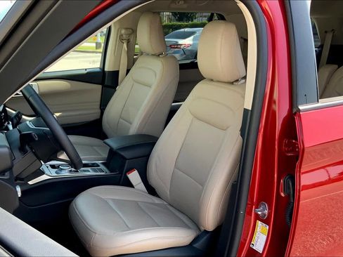 Used 2021 Ford Explorer XLT w/ Equipment Group 202A image 7