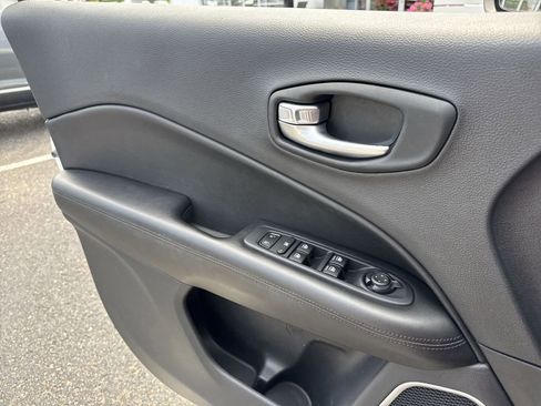 Used 2021 Jeep Compass Latitude w/ Sun and Sound Group FWD image 29