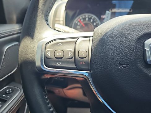 Used 2024 RAM 1500 Laramie AWD/4WD image 17