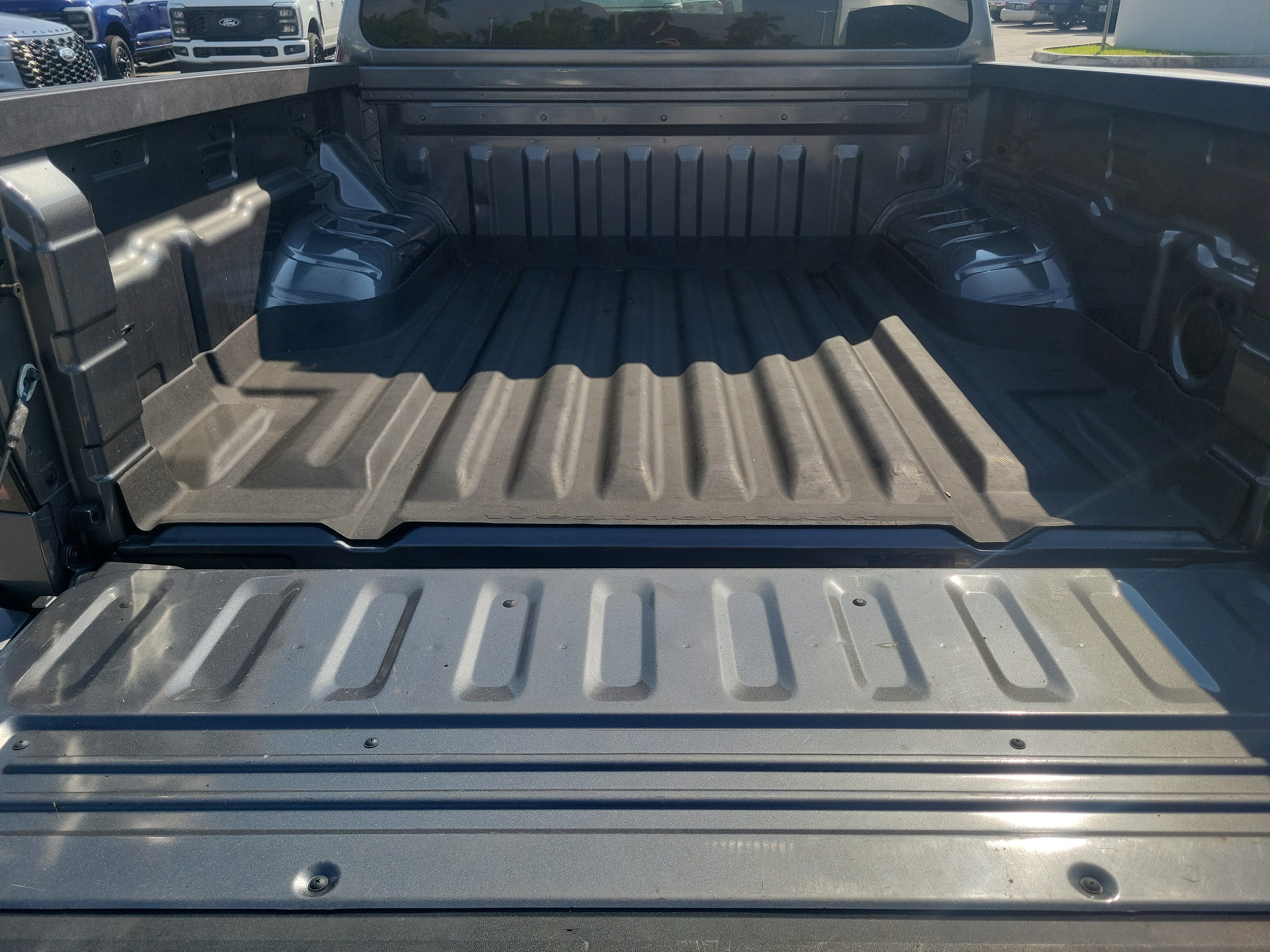 Used 2023 Nissan Frontier SV w/ Midnight Edition Package RWD image 29