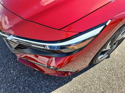 New 2025 Hyundai Elantra Limited image 7