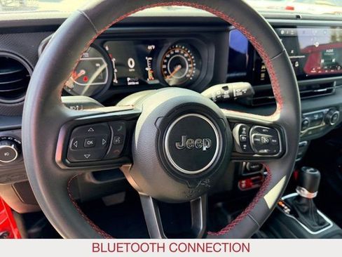 Used 2024 Jeep Wrangler Unlimited Rubicon AWD/4WD image 23