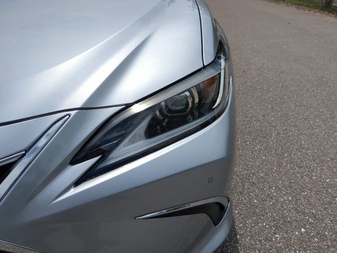 New 2025 Lexus ES 350 w/ Premium Package image 9