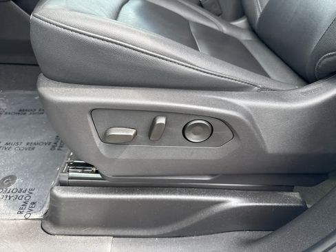 Certified 2025 Chevrolet Tahoe LT AWD/4WD image 13