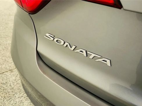 Used 2015 Hyundai Sonata Sport w/ Option Group 04 FWD image 17