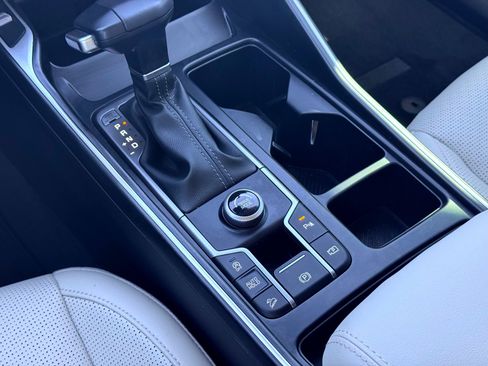 Used 2025 Kia Sorento S image 25