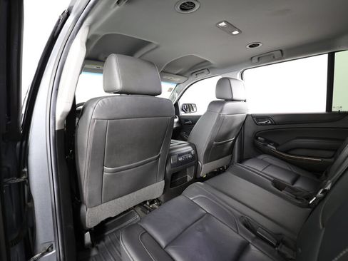 Used 2018 Chevrolet Suburban LT w/ Luxury Package RWD image 14