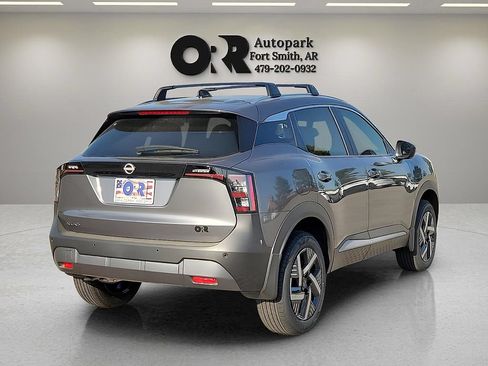 Used 2026 Nissan Kicks SV w/ Cold Weather Package FWD image 5