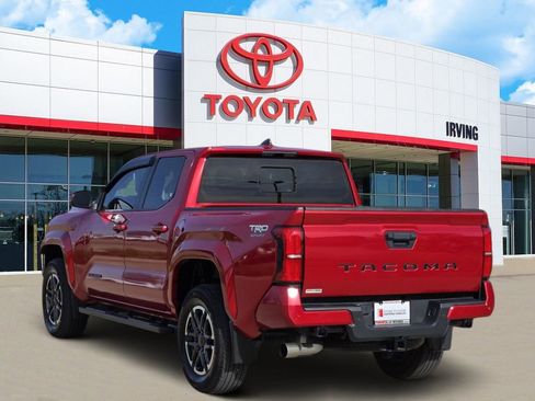 Used 2024 Toyota Tacoma TRD Sport w/ TRD Sport Upgrade Package image 3