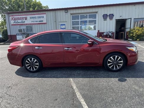 Used 2016 Nissan Altima 2.5 SL w/ 2.5 Technology Package FWD image 1