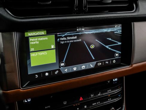Used 2018 Jaguar XF Portfolio RWD image 28