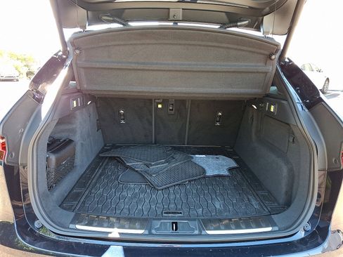 Used 2025 Jaguar F-PACE R-Dynamic S image 31