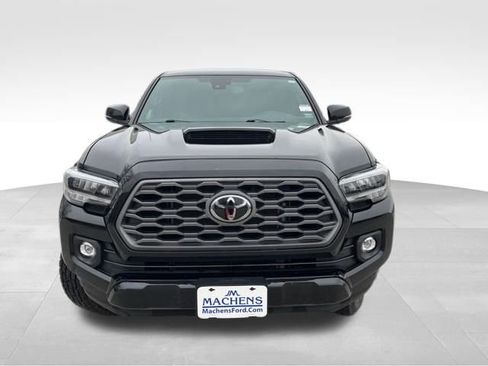 Used 2023 Toyota Tacoma TRD Sport w/ Technology Package image 10