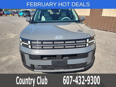 Used 2025 Hyundai Santa Fe SEL image 3