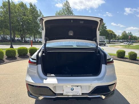 Used 2025 BMW 740i xDrive AWD/4WD image 24