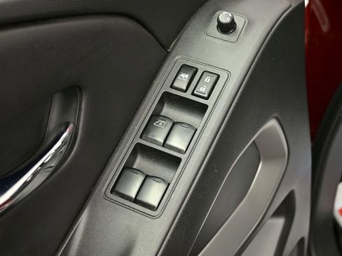 Used 2023 Nissan Frontier SV image 15