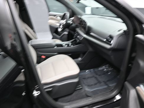 Used 2026 Chevrolet Traverse LT w/ Driver Confidence Package FWD image 20