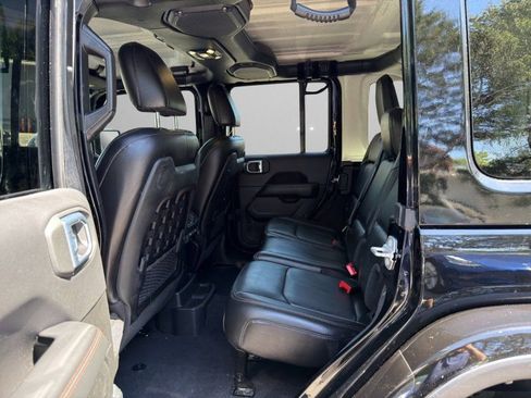 Used 2021 Jeep Wrangler Unlimited Rubicon w/ Dual Top Group AWD/4WD image 10