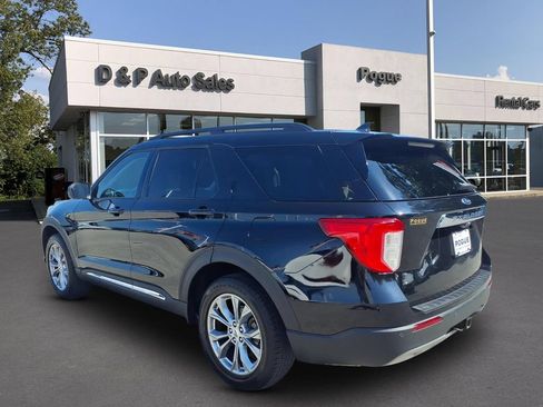 Used 2022 Ford Explorer XLT w/ Equipment Group 202A AWD/4WD image 3