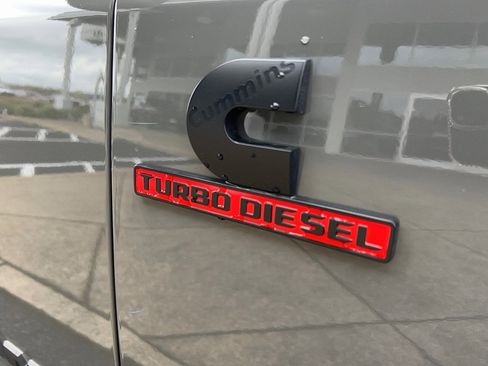 New 2026 RAM 3500 Laramie AWD/4WD image 18