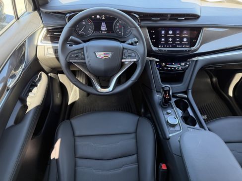 Certified 2024 Cadillac XT6 Premium Luxury w/ Platinum Package image 14