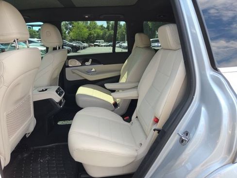 Used 2025 Mercedes-Benz GLS 450 4MATIC image 5