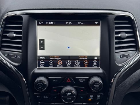 Used 2018 Jeep Grand Cherokee Altitude image 15