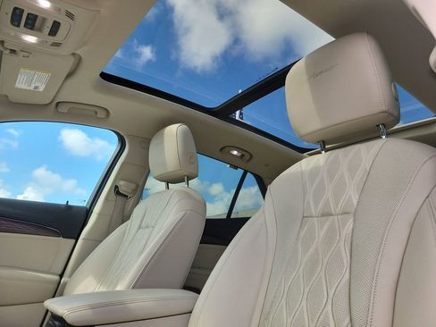 Used 2021 Buick Envision Avenir w/ Technology Package II image 26