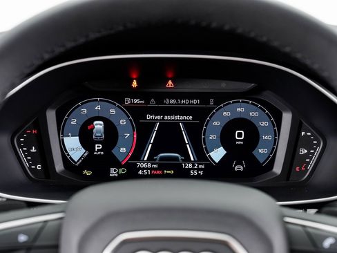 Used 2025 Audi Q3 2.0T Premium image 15