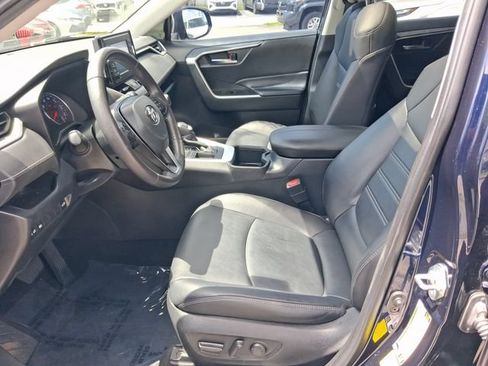 Used 2022 Toyota RAV4 XLE Premium FWD image 11