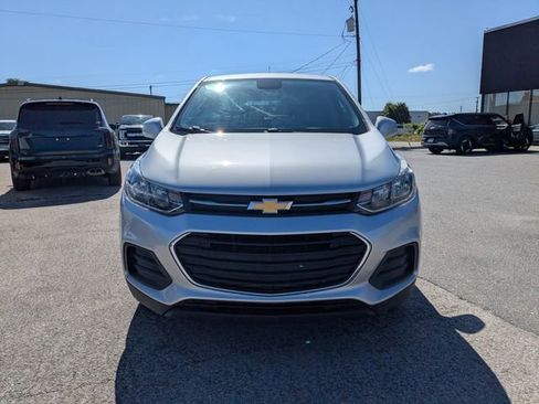 Used 2020 Chevrolet Trax LS w/ Tint and Cruise Package FWD image 8