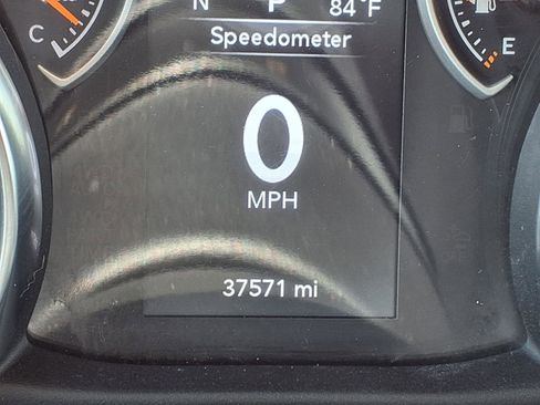 Used 2021 Jeep Gladiator Sport image 25