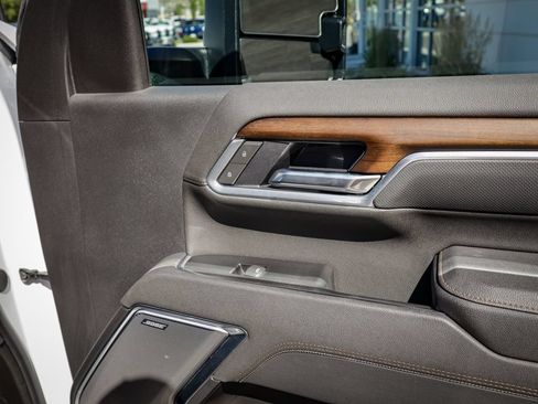 Used 2025 Chevrolet Silverado 2500 High Country w/ High Country Premium Package AWD/4WD image 27