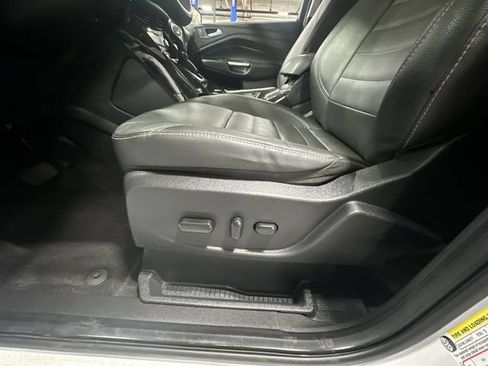 Used 2014 Ford Escape Titanium w/ Equipment Group 401A AWD/4WD image 18