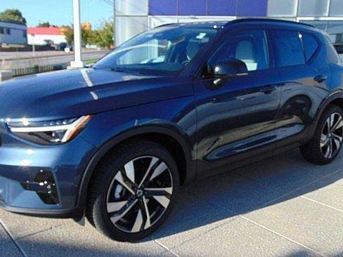 New 2026 Volvo XC40 B5 Ultra w/ Climate Package AWD/4WD image 11