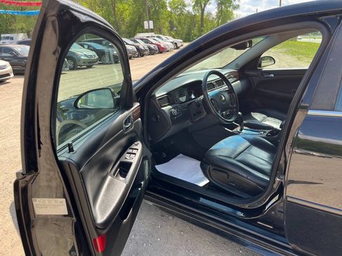 Used 2012 Chevrolet Impala LTZ FWD image 7