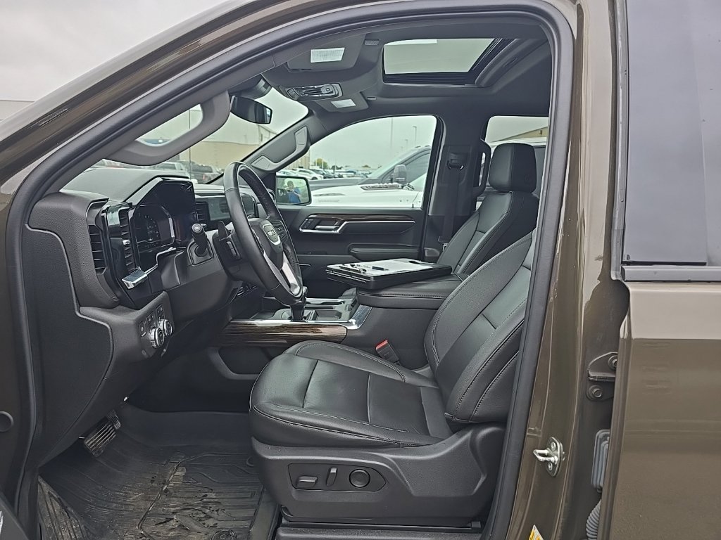 Used 2024 GMC Sierra 1500 Elevation w/ Elevation Premium Package AWD/4WD image 19