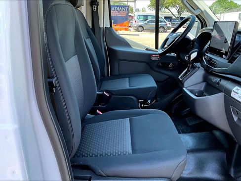 Used 2026 Ford Transit 250 Low Roof RWD image 9