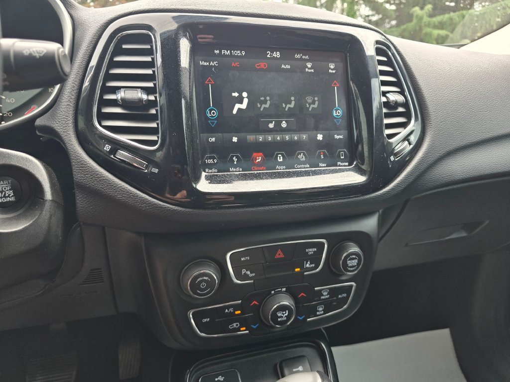 Used 2018 Jeep Compass Limited w/ Navigation Group FWD image 16