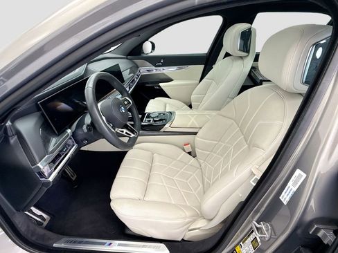Certified 2023 BMW 760i xDrive AWD/4WD image 18