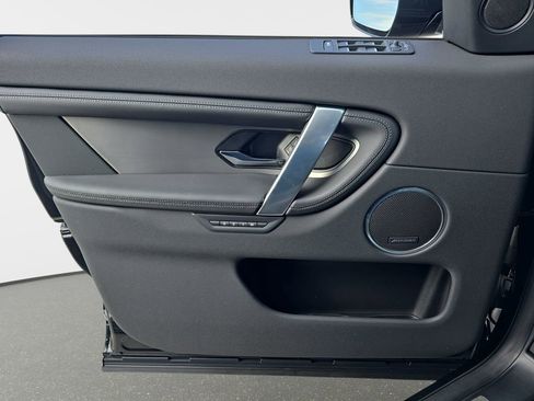 New 2026 Land Rover Discovery Sport Landmark image 27