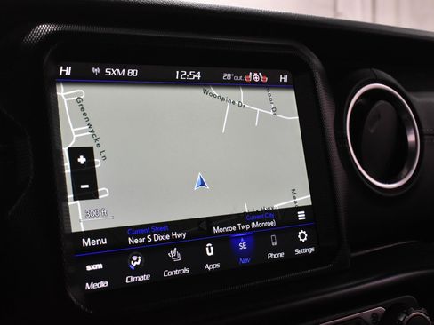 Used 2022 Jeep Wrangler Unlimited Sahara w/ Cold Weather Group AWD/4WD image 17