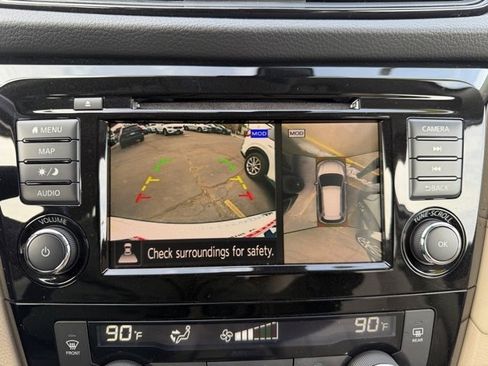 Used 2018 Nissan Rogue SL w/ Premium Package image 19