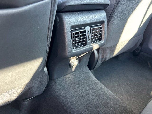 Used 2025 Toyota Camry SE FWD image 8