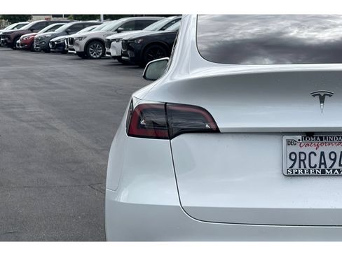 Used 2025 Tesla Model Y Long Range AWD/4WD image 15