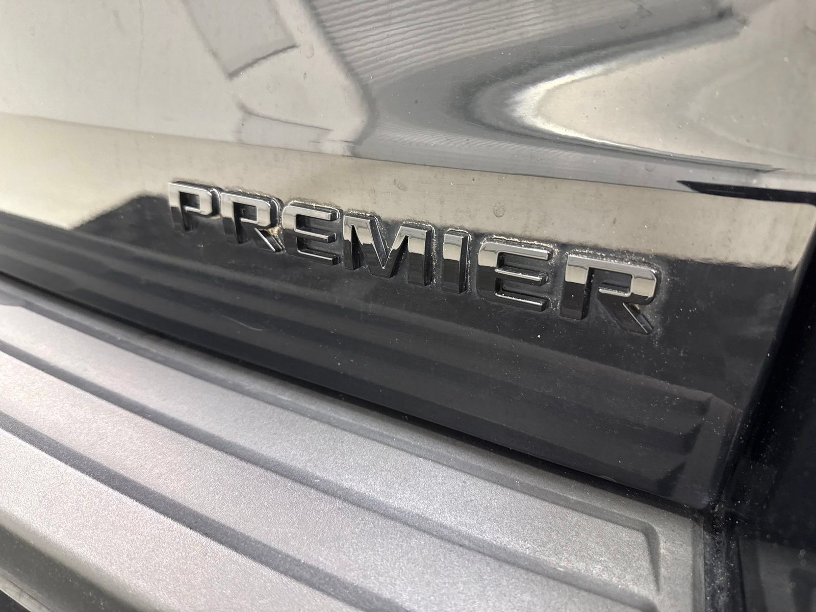 Used 2019 Chevrolet Tahoe Premier AWD/4WD image 8