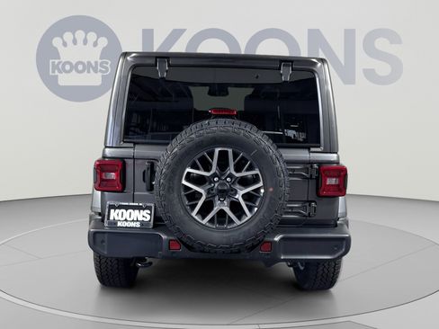 New 2026 Jeep Wrangler Unlimited Sahara AWD/4WD image 5