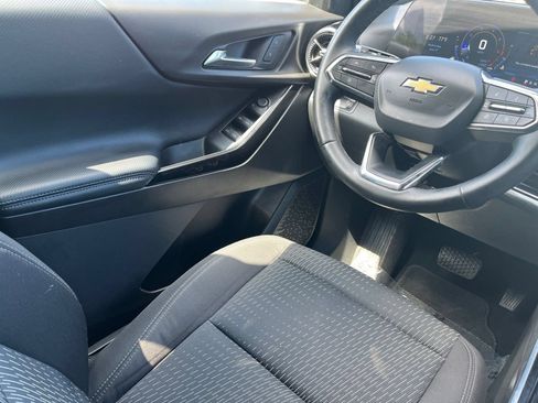 Used 2025 Chevrolet Equinox LT FWD image 39