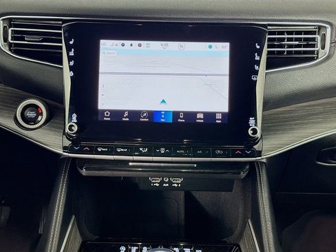 Used 2023 Jeep Wagoneer Series III w/ Preferred Equipment Group image 37