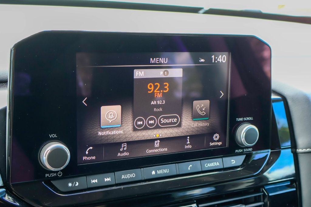 Used 2025 Nissan Pathfinder SV FWD image 6